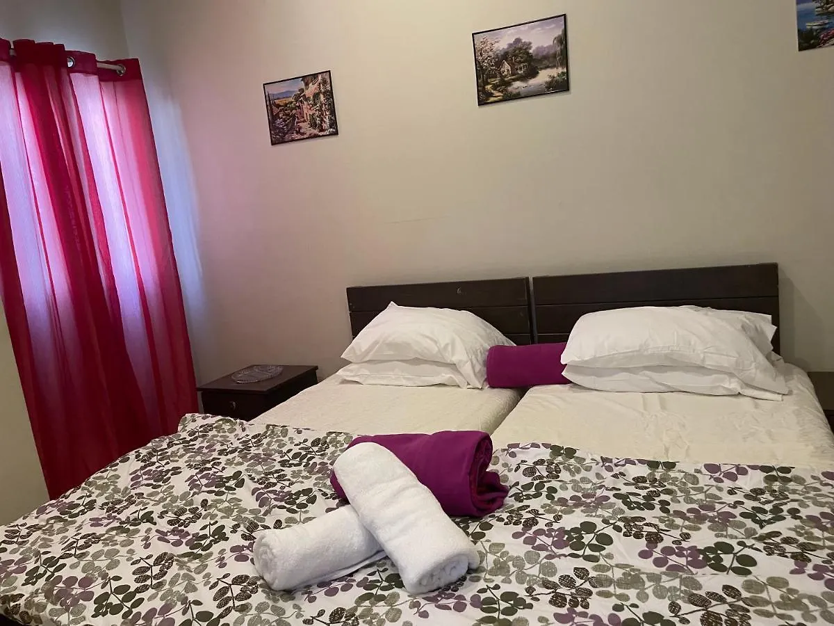 Gemstones Apartments 0*, Willemstad