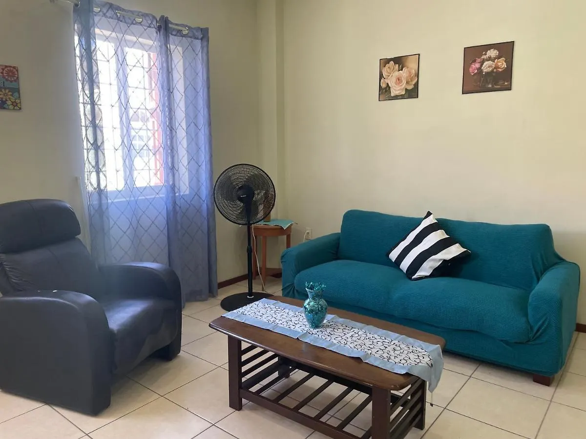 Gemstones Apartments 0*, Willemstad